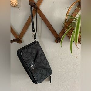 Coach Vintage y2k Black Ashley Flap Wristlet Clutch